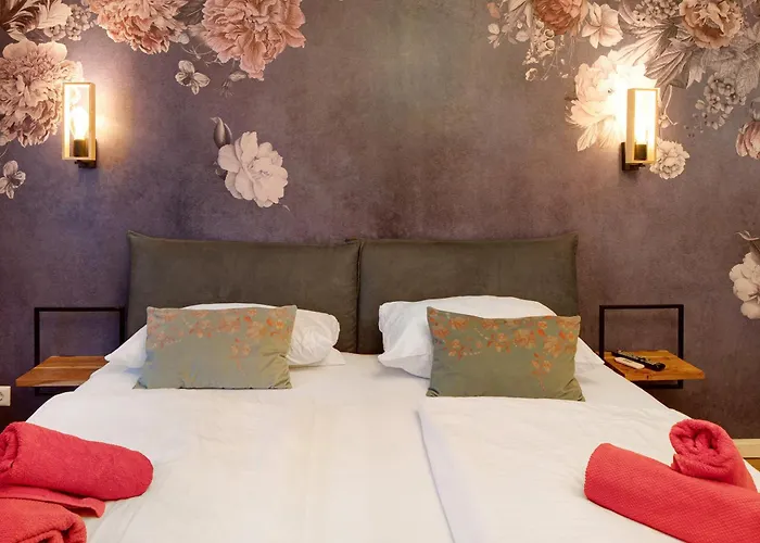 Am Bahnhof * Fribourg im Breisgau